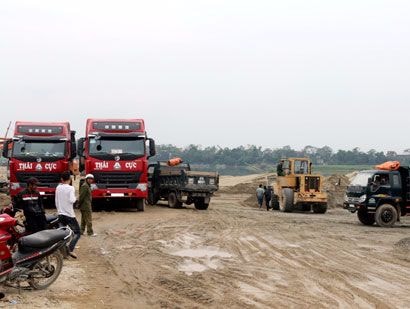 Bắt quả tang Công ty Thái Cực khai thác cát, sạn ngoài khu vực cấp phép