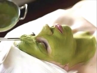 Bất ngờ với cách trị nám hiệu quả từ lá trầu không