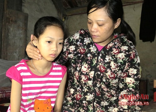 Muốn hiến thận để cứu con nhưng bất lực vì quá nghèo