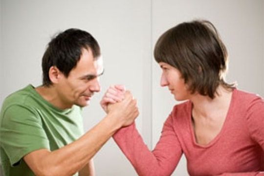 Bí quyết 'hạ hỏa' trước lỗi lầm của bạn đời