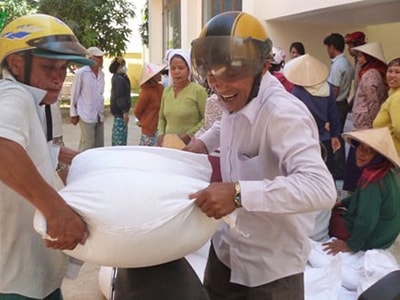 Nghệ An: Hơn 908 tấn gạo hỗ trợ người dân bị ảnh hưởng mưa lũ