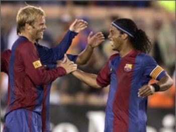 Gudjohnsen và Ronaldinho có thể tái ngộ ở CLB bị rơi máy bay