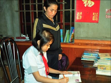 Nghị lực vượt khó, ham học của cô bé bị bệnh hiểm nghèo