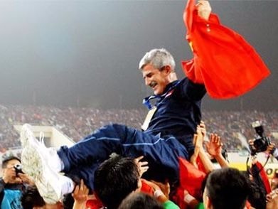 HLV Calisto chúc tuyển Việt Nam vượt qua Indonesia