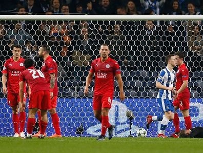 Leicester thua trận đầu tiên ở Champions League