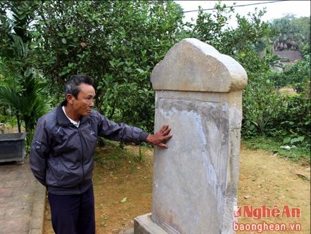 Chuyện lạ: Bia danh nhân không chữ