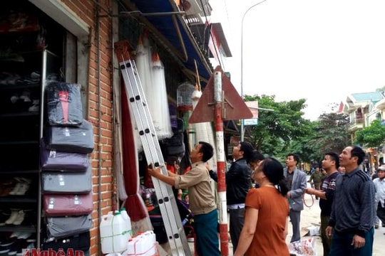 Kỳ Sơn: Hàng trăm trường hợp vi phạm hành lang ATGT bị xử lý