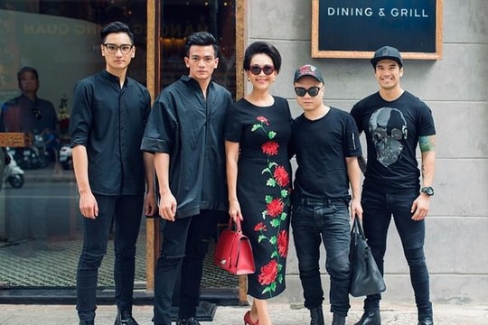 Diễm My mừng sinh nhật tuổi 54 bên dàn mỹ nam