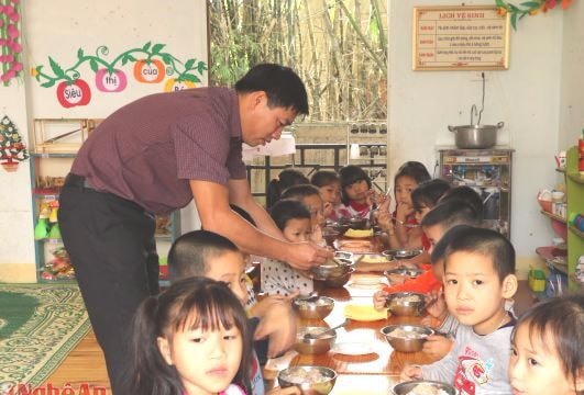 Giáo viên dôi dư dạy mầm non: 'Nhân văn' nhưng bất cập?