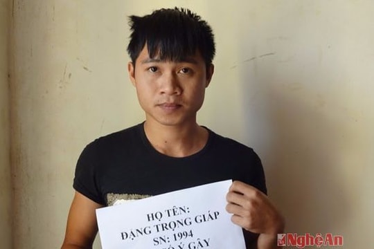 Dùng kéo đâm trọng thương 2 người vì nghĩ bị chửi