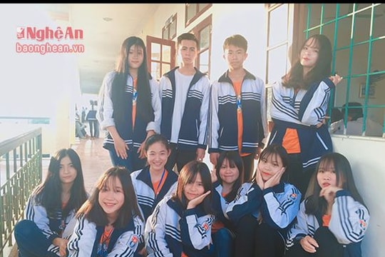 Clip giáo dục công dân của học sinh trường Huỳnh gây sốt