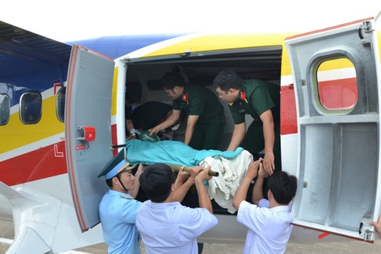 Đối tượng nào được vận chuyển cấp cứu bằng máy bay quân sự?