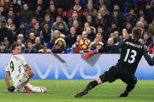 Pogba - Ibra 'song kiếm hợp bích', Man United hạ gục Crystal Palace