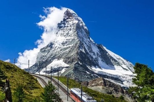 Những ngọn núi 'ăn ảnh' nhất thế giới