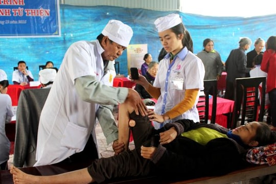 Gần 600 người được khám chữa bệnh miễn phí tại chùa Viên Quang