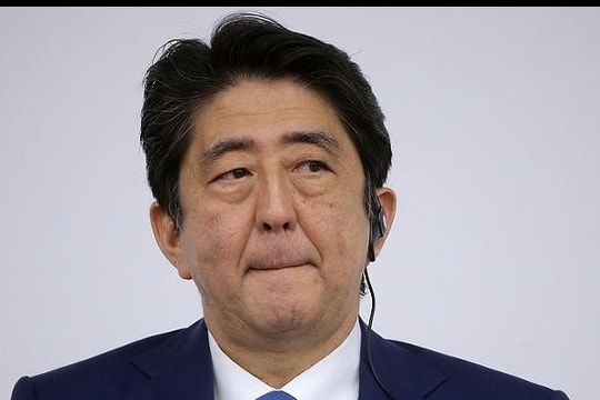 Thủ tướng Nhật Bản: Trở thành chính khách từ mơ ước của cha