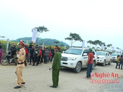 Nỗ lực đảm bảo ANTT trên cánh đồng hoa mặt trời