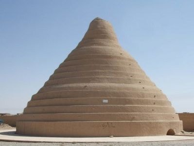 Tủ lạnh 2.400 năm tuổi trữ băng giữa mùa hè nóng bức