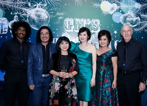 Giáng My mở tiệc Noel ở biệt thự triệu đô