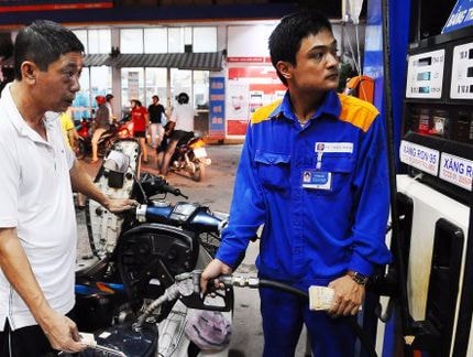 Giá xăng lên cao nhất từ đầu năm