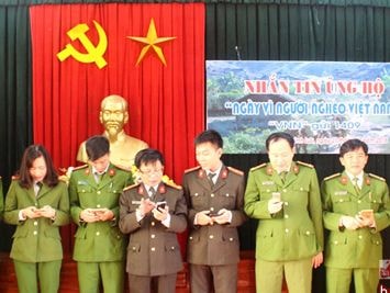 Công an Quỳnh Lưu nhắn tin ủng hộ 'Ngày vì người nghèo'