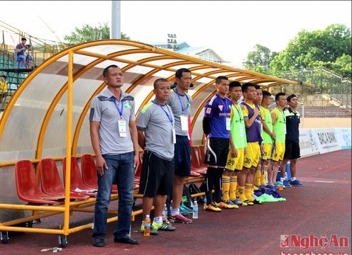 Tiền vệ Lê Thế Cường về SLNA: Buồn ngủ gặp chiếu manh