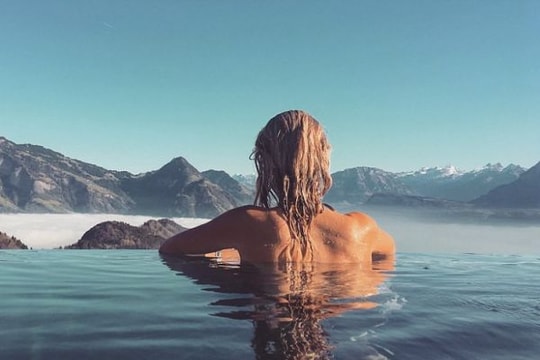 Khách sạn có bể bơi mệnh danh 'Nấc thang lên thiên đường'