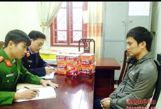 Bắt quả tang nhiều đối tượng tàng trữ, vận chuyển pháo trái phép