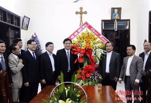 Lãnh đạo tỉnh chúc mừng các tổ chức tôn giáo nhân dịp Giáng sinh