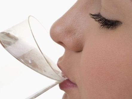 Uống bao nhiêu nước một ngày là đủ?