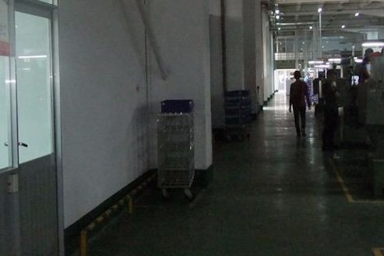 Nam thanh niên bị đồng nghiệp cầm kéo đâm thủng tim