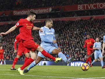 Liverpool lội ngược dòng, thắng đậm Stoke City