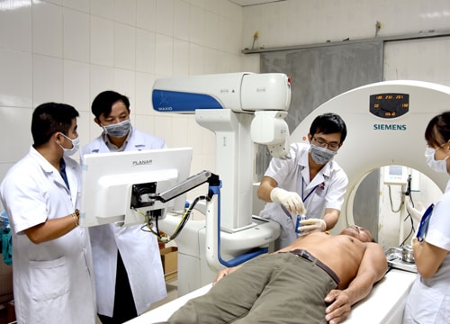 Phó Giám đốc Bảo hiểm xã hội: Bị mèo cào sao lại siêu âm ổ bụng?