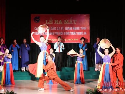 Trường Cao đẳng VHNT ra mắt Câu lạc bộ dân ca ví giặm