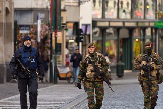 Italy triển khai cả lính bắn tỉa đảm bảo an ninh đêm giao thừa