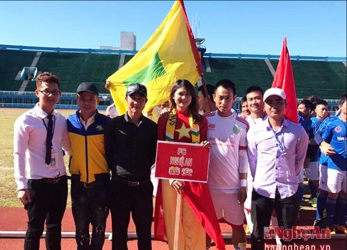 Đội bóng Hội đồng hương Nghệ An tranh cúp 'Đồng hương hội' tại Đài Loan