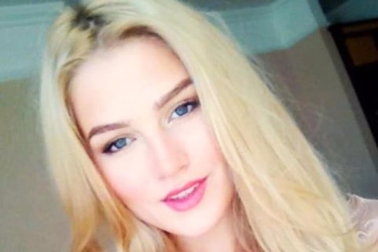 Cận cảnh nhan sắc cô gái ăn ảnh nhất thế giới