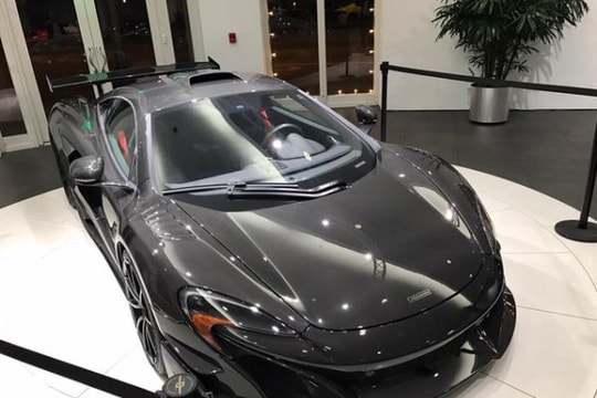 Siêu xe McLaren MSO HS ấn tượng với ngoại thất phủ carbon