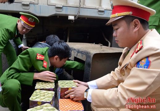 Lật mở chuyên án phá đường dây mua bán gần nửa tấn pháo qua biên giới