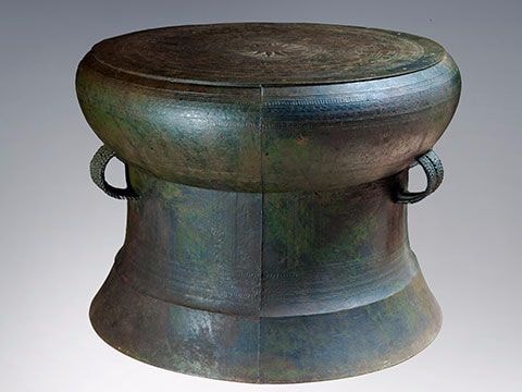 Lần đầu tiên trưng bày Bảo vật quốc gia Việt Nam