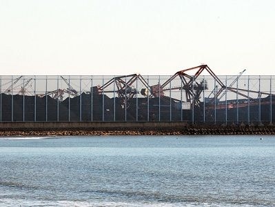 Trung Quốc lắp 'vạn lý trường thành' chắn bụi