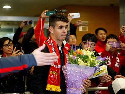 Các CLB Trung Quốc bị tuýt còi vì tốc độ 'đốt tiền'