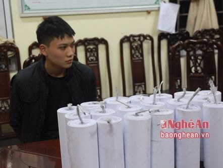Bắt giữ thanh niên 17 tuổi tiêu thụ pháo tự chế