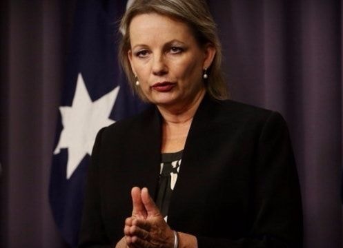 Bị tố lấy tiền công dùng việc tư, Bộ trưởng Úc từ chức