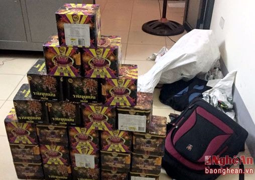 Giao nộp hơn 150 kg pháo nổ vô chủ