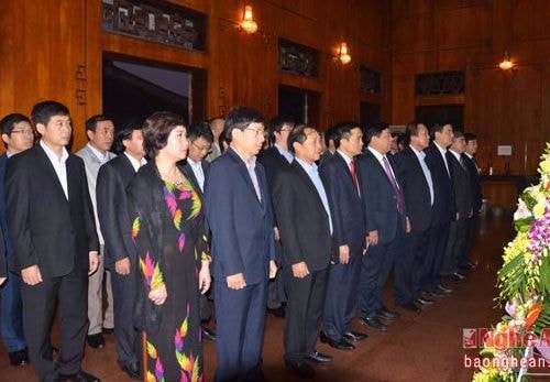 Bộ trưởng Trương Minh Tuấn dâng hương, dâng hoa tại Khu Di tích Kim Liên