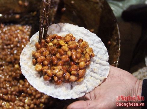 Cận Tết về làng nghề ăn kẹo cu đơ