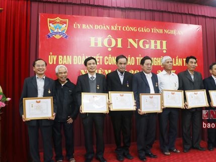 16 cá nhân nhận Kỷ niệm chương 'Đồng hành cùng dân tộc'