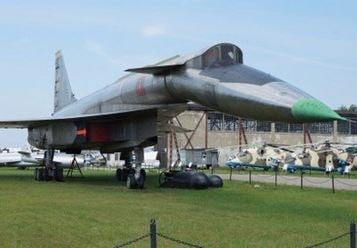Sukhoi T-4 - oanh tạc cơ sở hữu 600 bằng phát minh của Liên Xô