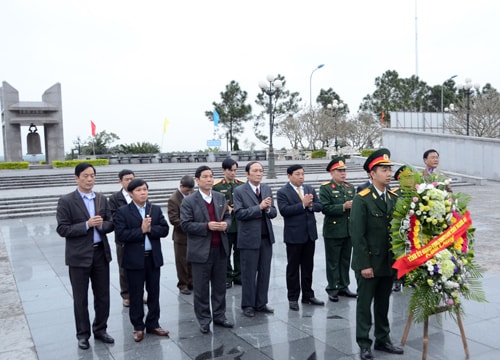 Đoàn đại biểu Nghệ An tri ân các anh hùng liệt sĩ tại nghĩa trang Trường Sơn và Đường 9